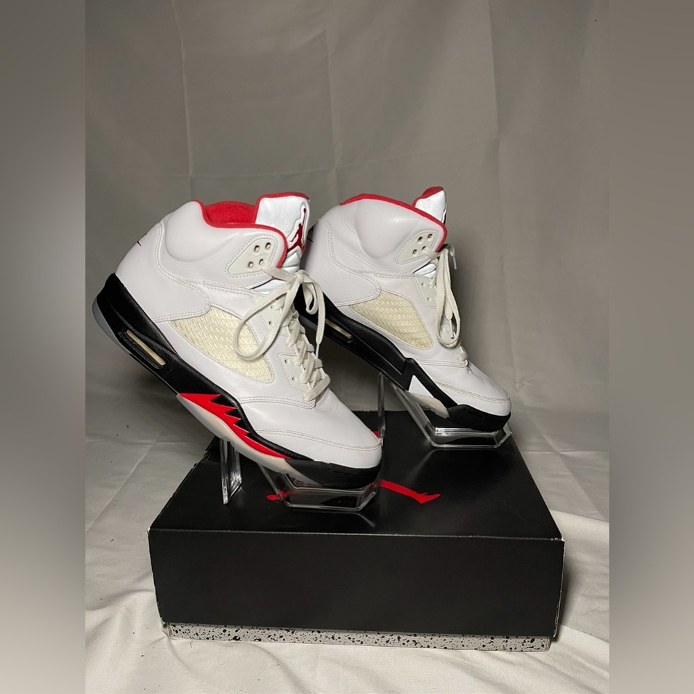 Jordan 5 Retro Mid Fire Red